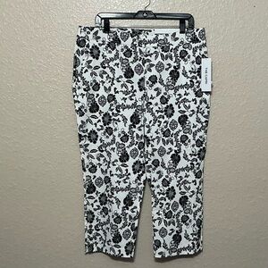 Rafaella Black and White Floral Print Capri Pants